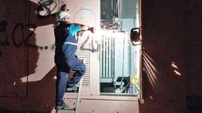 Afrika sıcaklıkları sonrası trafolara fan yerleştirildi