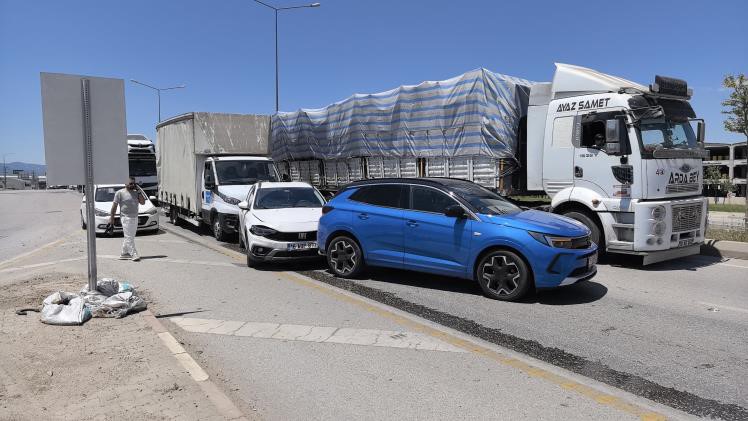 Bursa’da zincirleme kaza: Çok sayıda araç birbirine girdi!