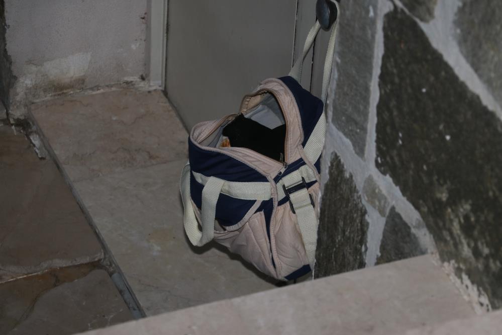Amasya’da cami kapısındaki şüpheli çanta fünye ile patlatıldı Amasya’da cami kapısındaki şüpheli çanta fünye ile patlatıldı