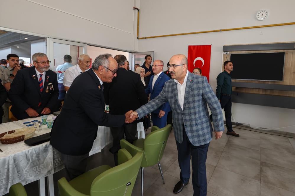 Vali Demirtaş Kıbrıs gazileri ile bir araya geldi Vali Demirtaş Kıbrıs gazileri ile bir araya geldi