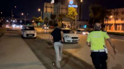 Bursa’da hareketli gece: Polis koşarak yakaladı!