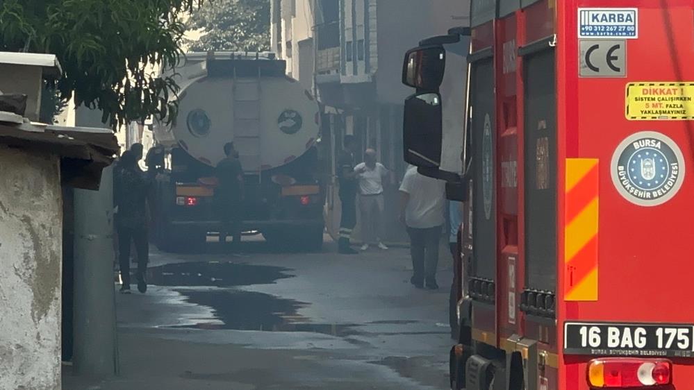 Bursa’da yaşlı kadın yangından son anda kurtarıldı