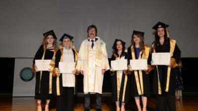 Güzel Sanatlar Fakültesi’nde kepler mezuniyet için fırlatıldı