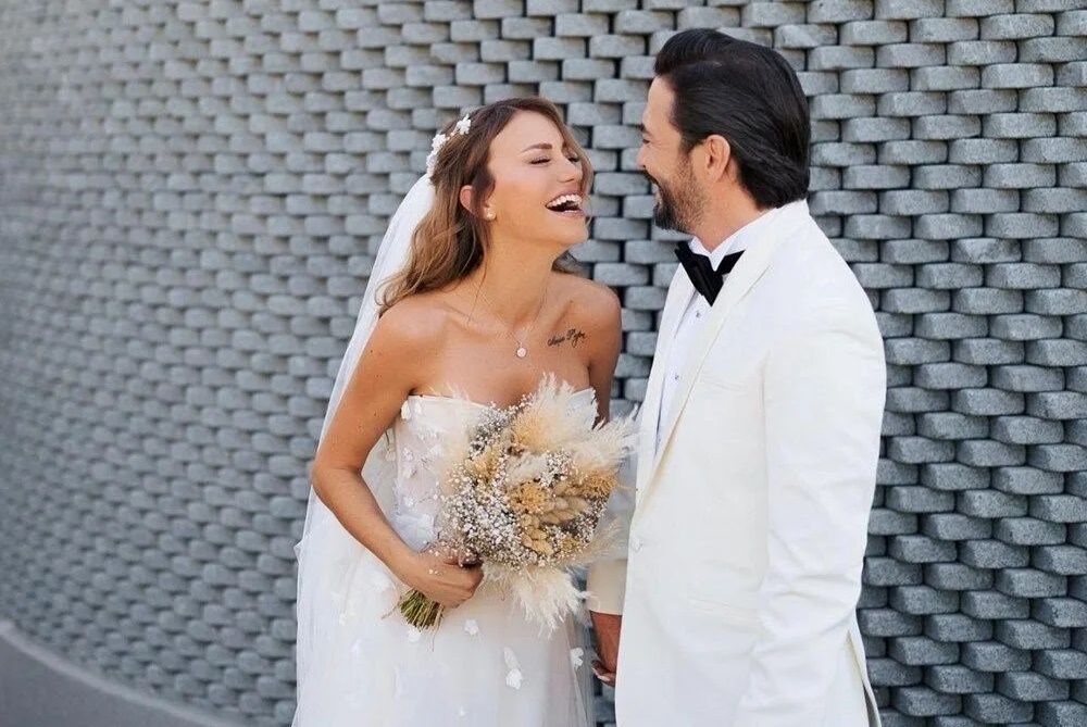Ahmet Kural’dan romantik evlilik yıl dönümü kutlaması