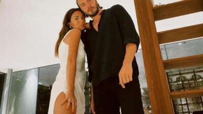 İsmail Ege Şaşmaz-Hande Ünal çiftinden evlilik yıl dönümü kutlaması