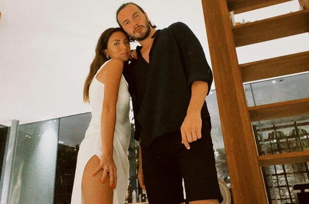 İsmail Ege Şaşmaz-Hande Ünal çiftinden evlilik yıl dönümü kutlaması