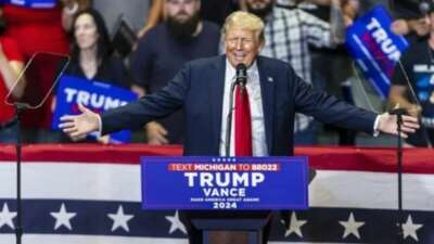 ABD Başkan Adayı Trump’tan suikast girişimi sonrası ilk seçim mitingi: Demokrasi için kurşun yedim