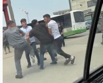 Bursa’da trafikte yol verme kavgası! Sokak ringe döndü
