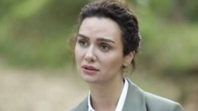 Birce Akalay hayranlarını korkuttu: Sevgilisi Hakan Kurtaş ile hastaneye koştular