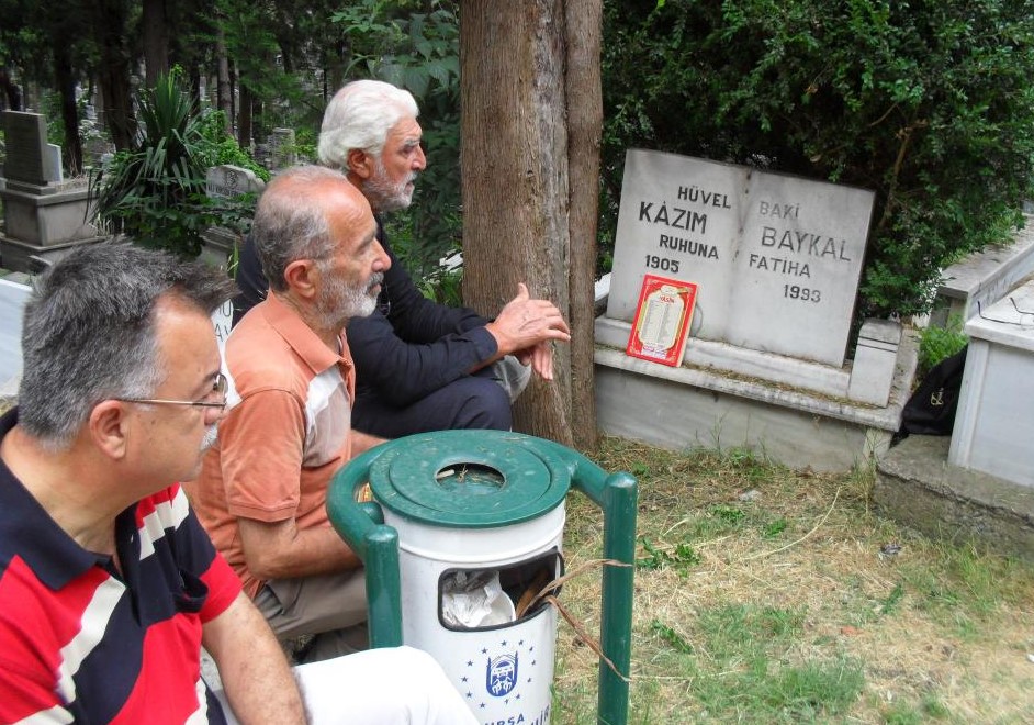 Kazım Baykal vefatının 31. yıldönümünde dualarla anıldı Kazım Baykal vefatının 31. yıldönümünde dualarla anıldı