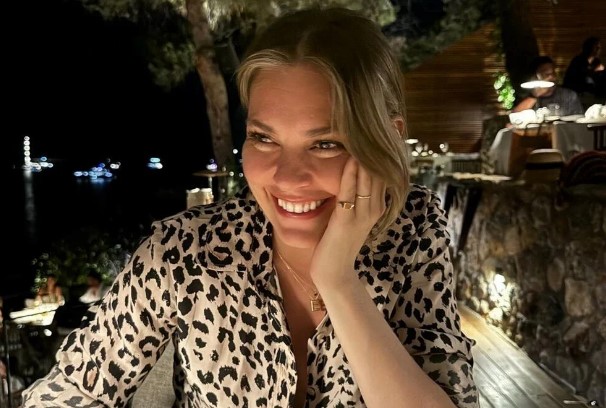Doğal güzel Aslı Enver: Bir tutam güneş ışığı ve buzlu kahve