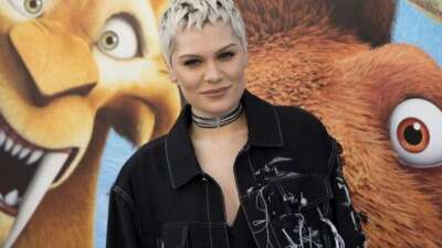 İngiliz şarkıcı Jessie J hastalığını açıkladı