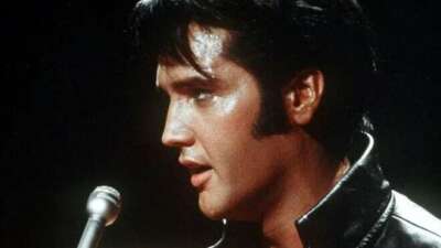 Elvis Presley’nin ‘mavi süet ayakkabıları’ açık artırmada satıldı