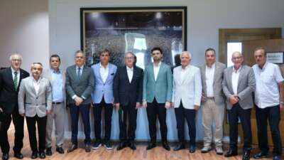 Bursaspor’un yeni Divan Kurulu Başkanı Gökhan Tuzlacıoğlu, kulübü ziyaret etti