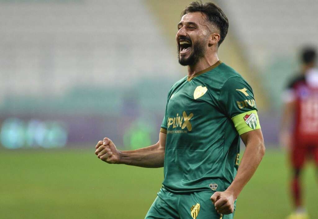 Enver Cenk Şahin imzayı attı!