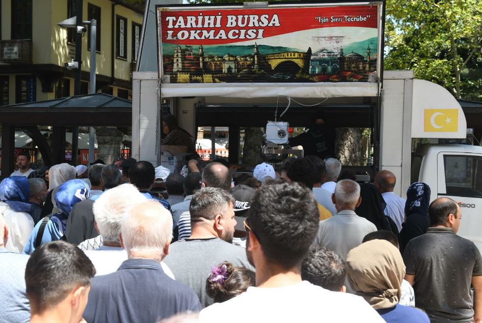 Osmangazi’de 15 Temmuz şehitleri için lokma ikramı