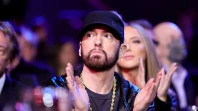 Eminem’in yeni albümü müzik listelerinde zirvede