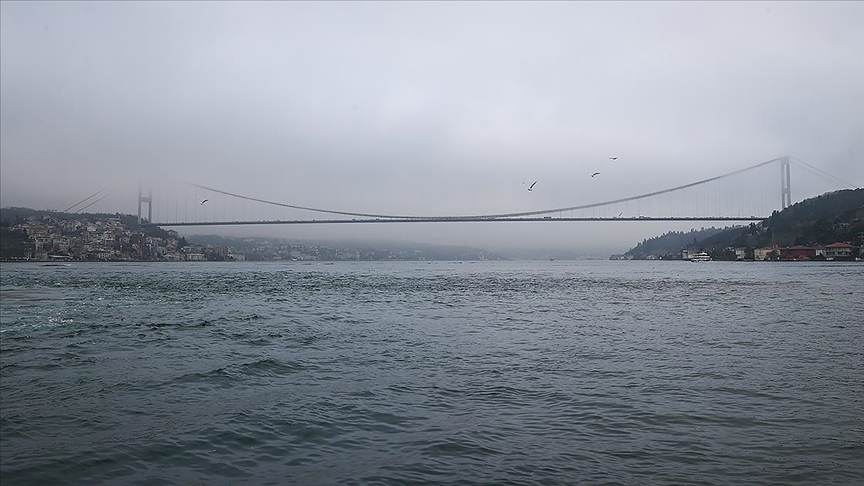 İstanbul Boğazı’nda gemi trafiği çift yönlü olarak askıya alındı İstanbul Boğazı’nda gemi trafiği çift yönlü olarak askıya alındı