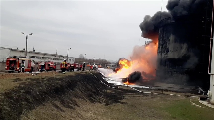 Ukrayna, Rusya’daki petrol rafinerisini vurdu Ukrayna, Rusya’daki petrol rafinerisini vurdu