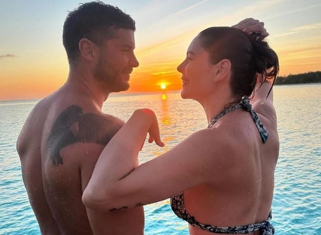 Berk Oktay ile Yıldız Çağrı Atiksoy Maldivler’de!