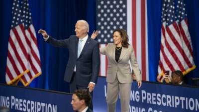 Yarıştan çekilen Biden, ilk kez Harris ile mitinge katıldı