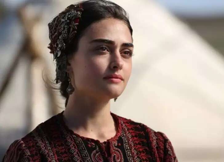 Mardin dizisi için Esra Bilgiç’e teklif gitti!