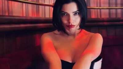 Merve Boluğur türbe ziyaret etti