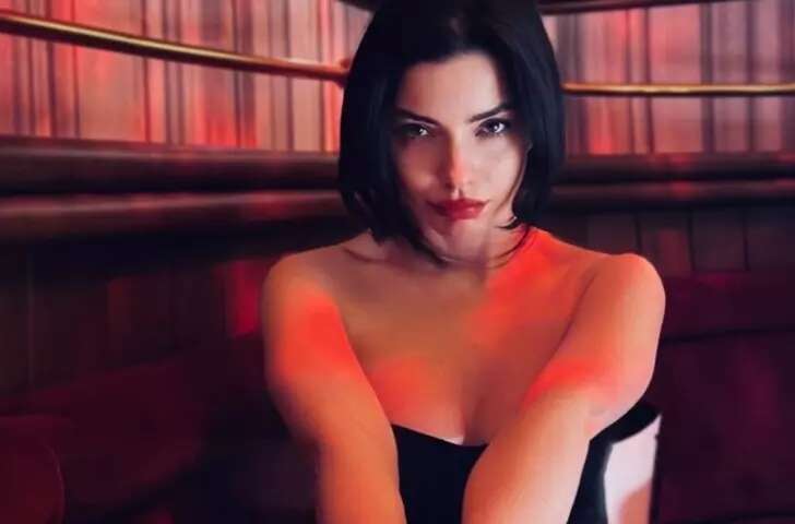 Merve Boluğur türbe ziyaret etti