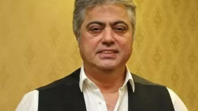 Cengiz Kurtoğlu köyüne döndü
