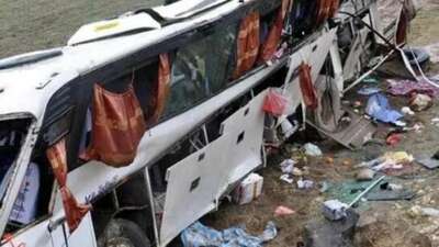 İran’da Pakistanlı yolcuları taşıyan otobüs devrildi: 28 ölü, 23 yaralı