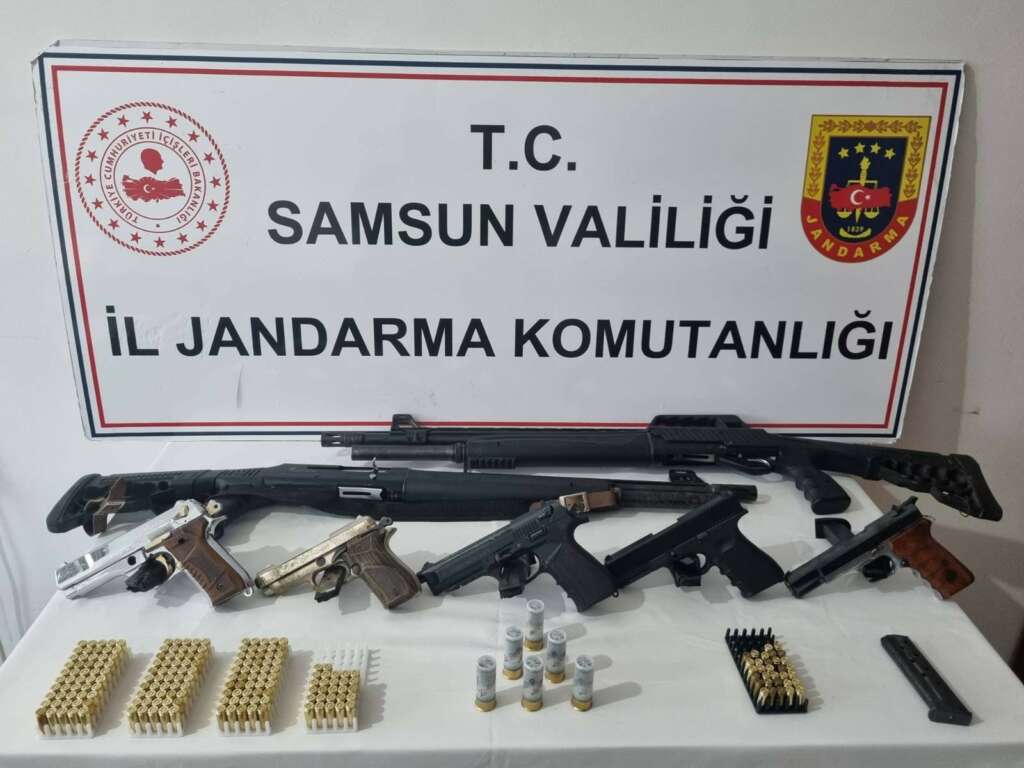 Jandarmadan ‘silah ticareti’ operasyonu Jandarmadan ‘silah ticareti’ operasyonu