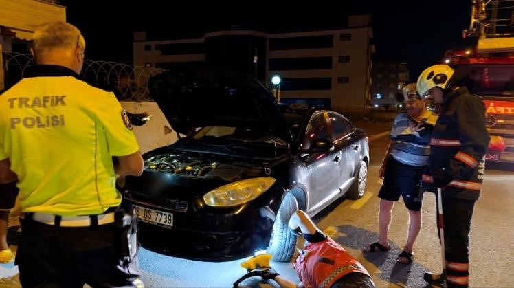 Otomobilde yılan alarmı: Dakikalarca otomobilde yılan aradılar