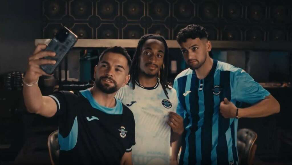 Adana Demirspor, yeni sezon formalarını kebapçıda tanıttı