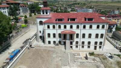 160 yıllık Kızlar Mektebi kütüphane oluyor