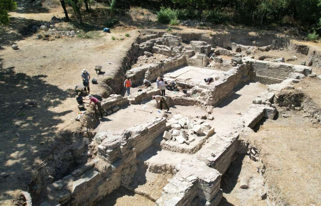 Bathonea Antik Kenti’nde kazılar yeniden başladı