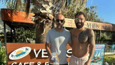 Galatasaraylı oyuncu Kerem Demirbay Kuşadası’nda tatilde
