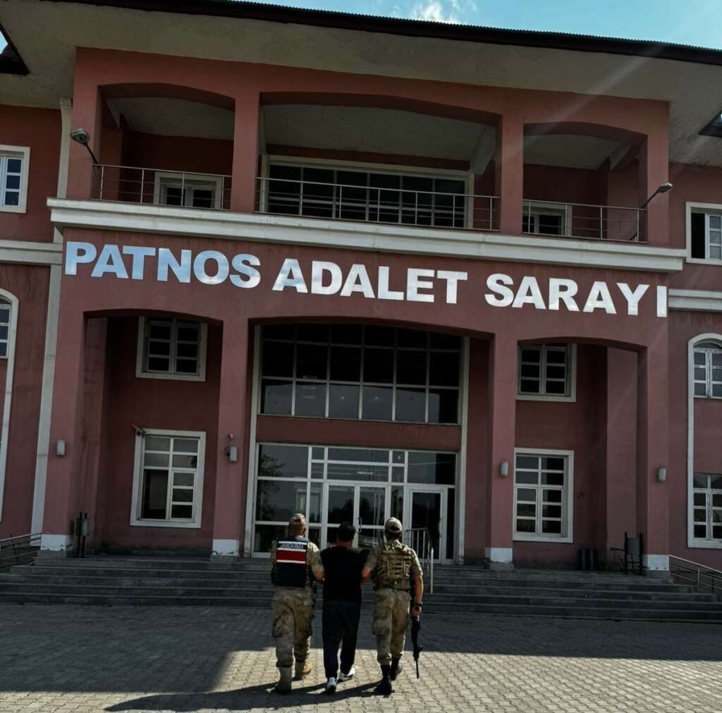 Ağrı’da aranan 2 firari yakalandı Ağrı’da aranan 2 firari yakalandı