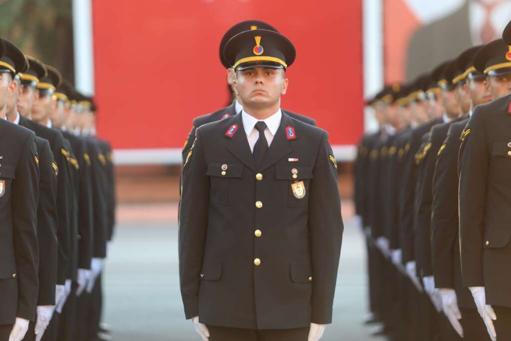 Bursa’da Işıklar Jandarma Meslek Yüksekokulu mezunlarını verdi