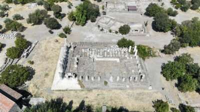 Apollon Smintheus Tapınağı’nda 1700 yıllık mezar bulundu