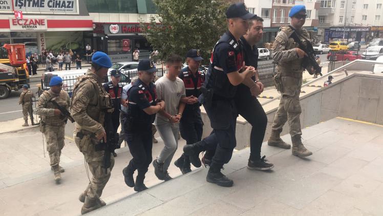 Gençlerin kavgası kanlı bitti