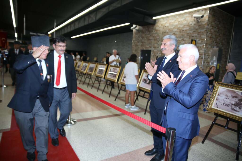 Bursa Büyükşehir’den ‘Hepimizin Zaferi’ fotoğraf sergisi