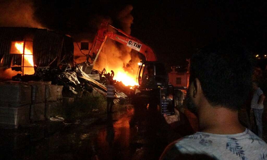Mersin’de narenciye paketleme tesisinde yangın