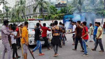 Bangladeş: Hükümet karşıtı gösterilerde en az 25 kişi öldü, protestocular ne istiyor?