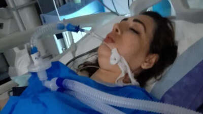 İran’da polisin ‘başörtüsü nedeniyle’ ateş açtığı kadın felç kaldı