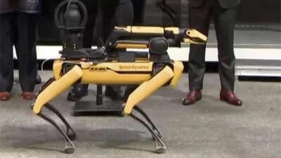 Ukrayna ordusu cephede robot köpekler kullanmaya başladı