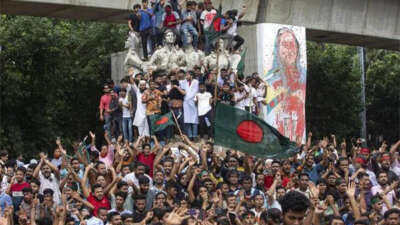 Hasina’nın kaçışı ve geçiş hükümetin kurulması… Bangladeş’te neler oluyor?