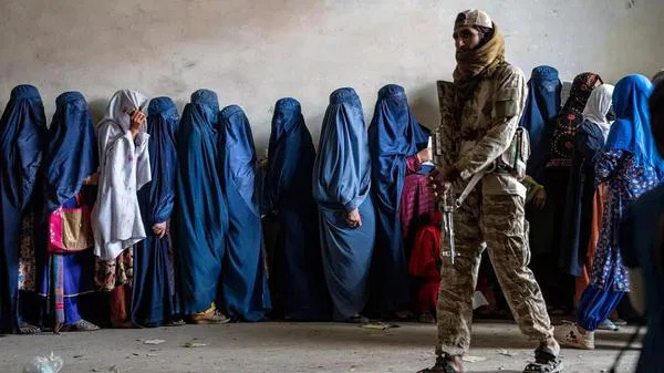 BM, Taliban’ın kadınların ses ve yüzünü kamusal alanda yasaklayan yeni ahlak kurallarını kınadı