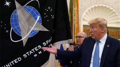 Donald Trump’tan Uzay Muhafızları vaadi