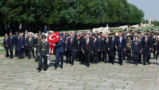 Devlet erkanından Anıtkabir ziyareti