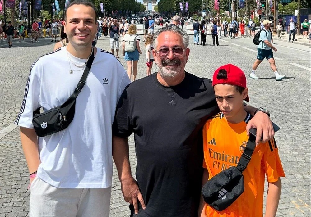 Cem Yılmaz oğlu Kemal ile Paris’te
